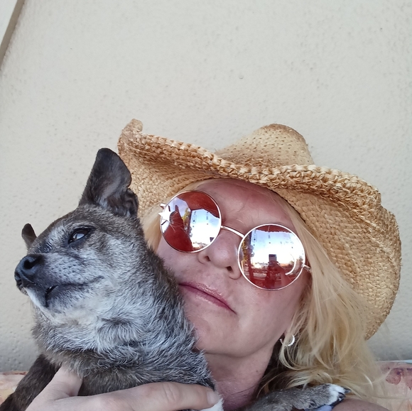 Meet your Posher, Lorrie - Picture 10 of 10